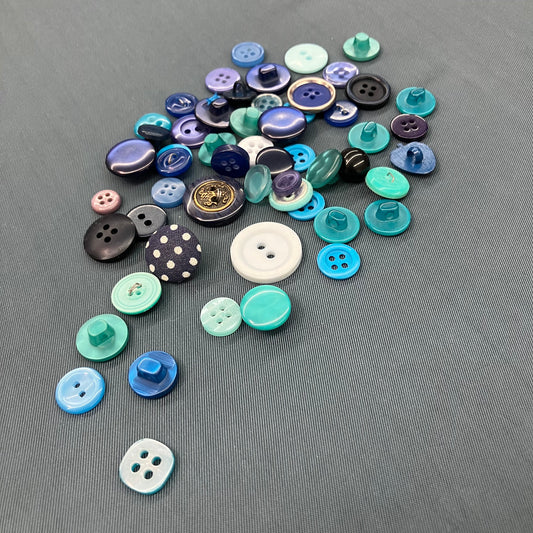 A Tiny Mixed Bag of Nifty Blue Buttons